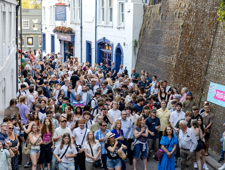 Crowd at Tunnel Road Stage