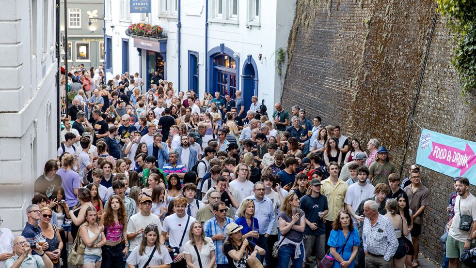 Crowd at Tunnel Road Stage